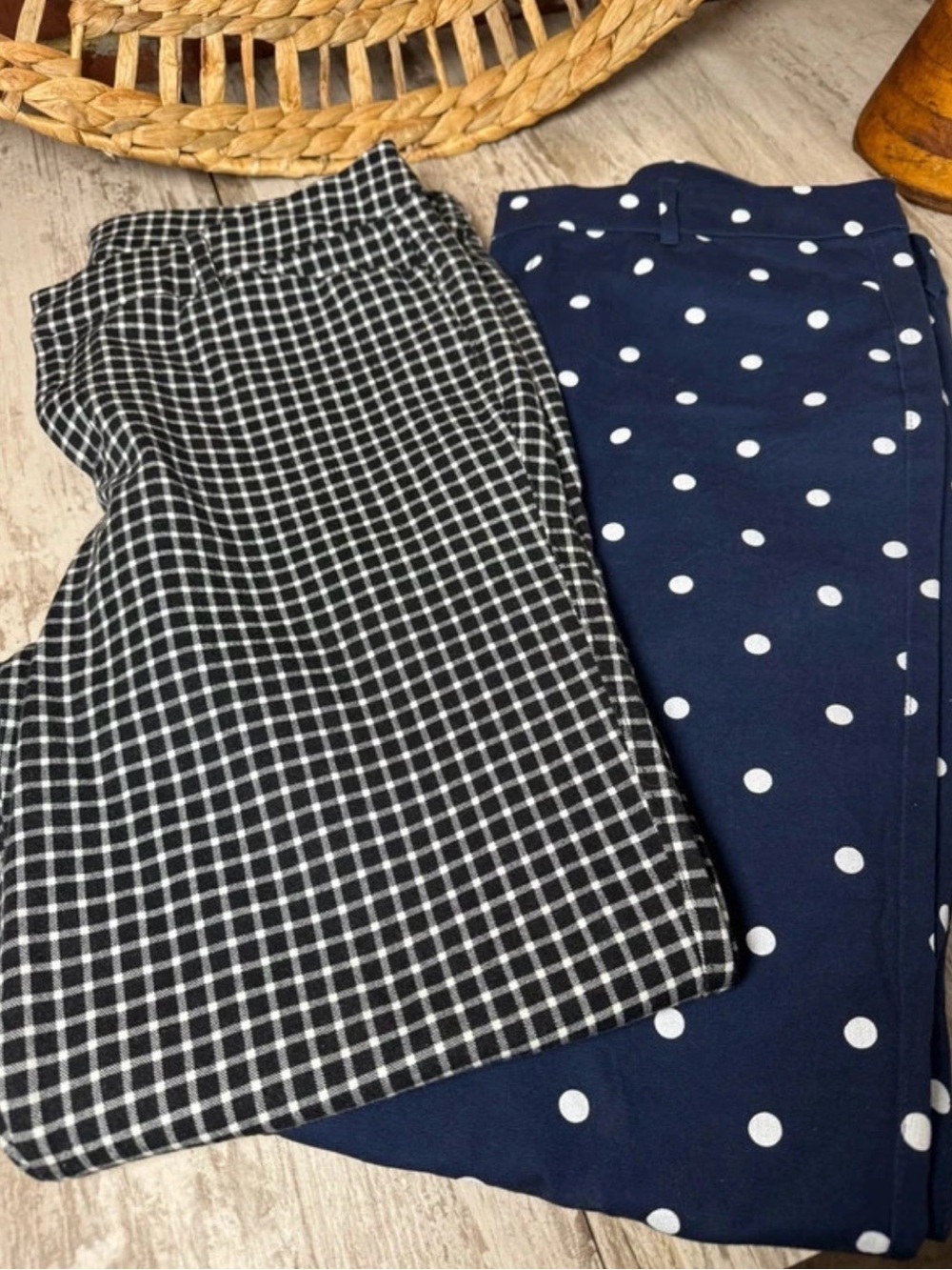 Women’s Navy Polka Dot and Black Check Old Navy Pixie Pants 14 Tall